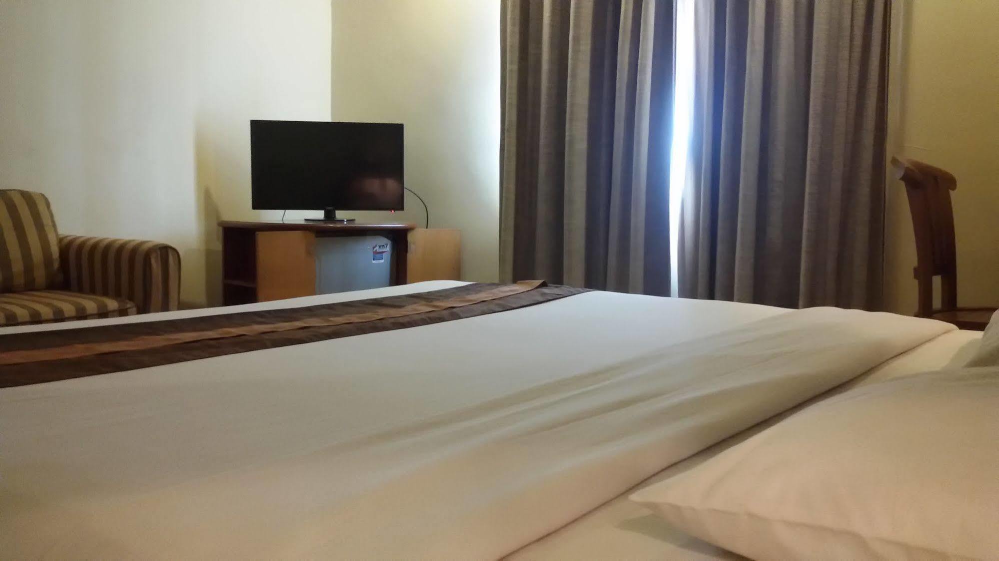 Hotel Bulevar Tanjung Duren Jakarta Kültér fotó